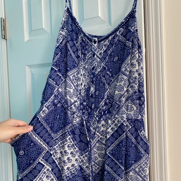 Blue and white patterned romper forever 21 - Picture 2 of 5
